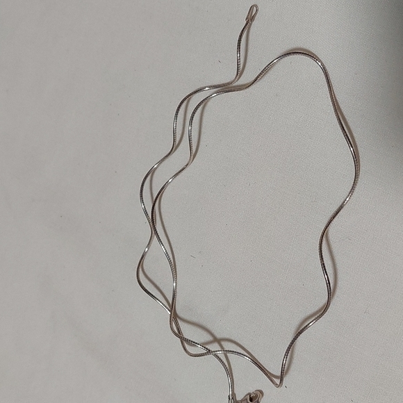 Silver Curly 925 Italy Silver Necklace. - Picture 4 of 8